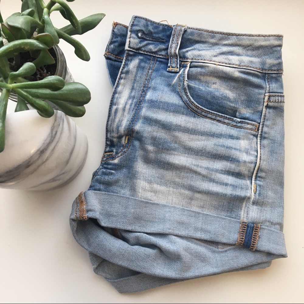 American Eagle Hi-Rise Shortie Light Wash Shorts